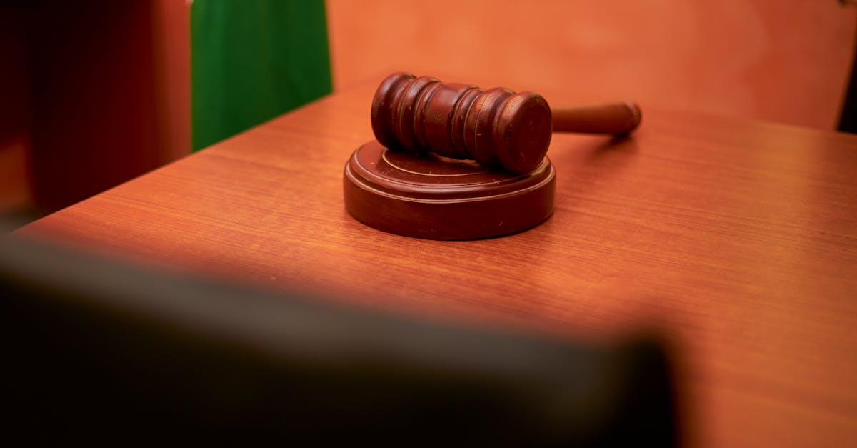 Les procédures judiciaires : une traque mondiale qui dure depuis une décennie