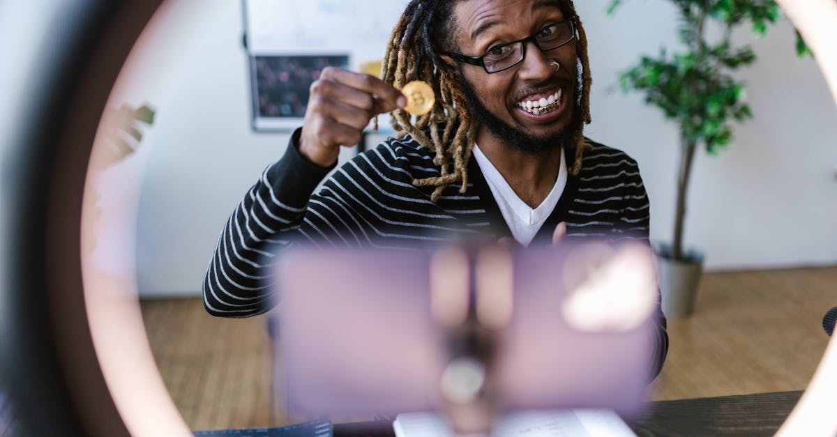 De Twitter à X : La transformation d'une plateforme sociale en hub financier