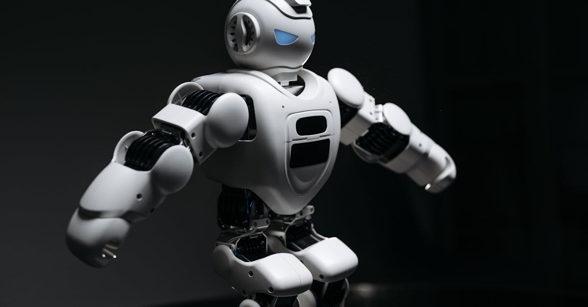 Robot humanoïde dans un environnement de bureau futuriste